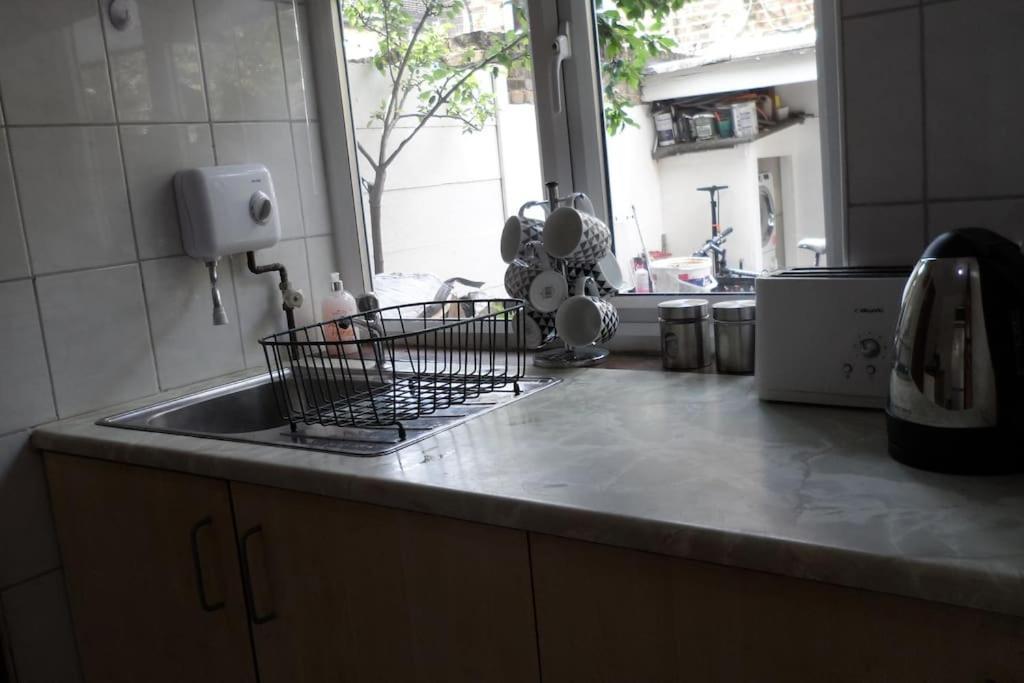 Bubblesbnb, 1 Bedroom Flat ロンドン エクステリア 写真